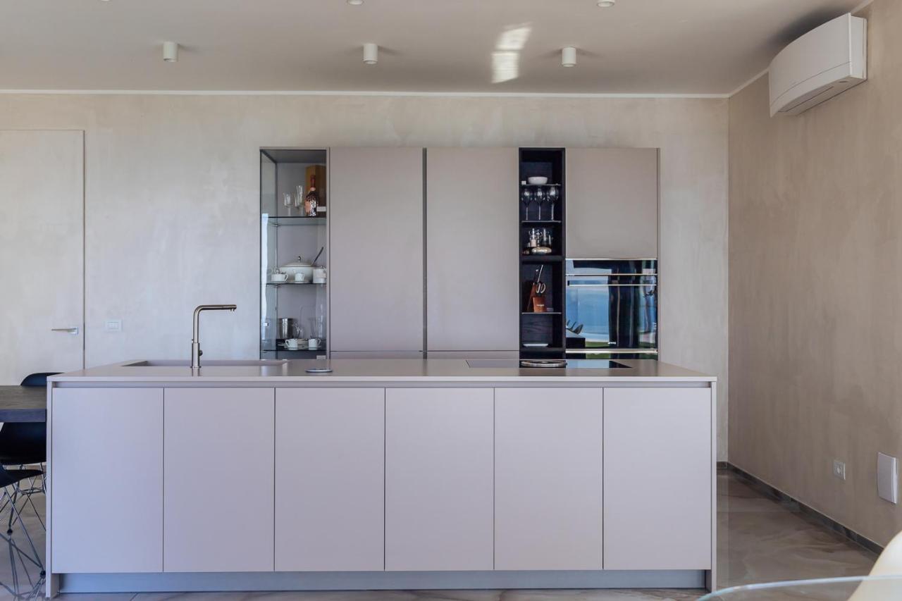 Villa Sabrina Riviera Dei Fiori A Picco Sul Mare Con Piscina Privata ,Wellness & Spa Imperia Exteriör bild