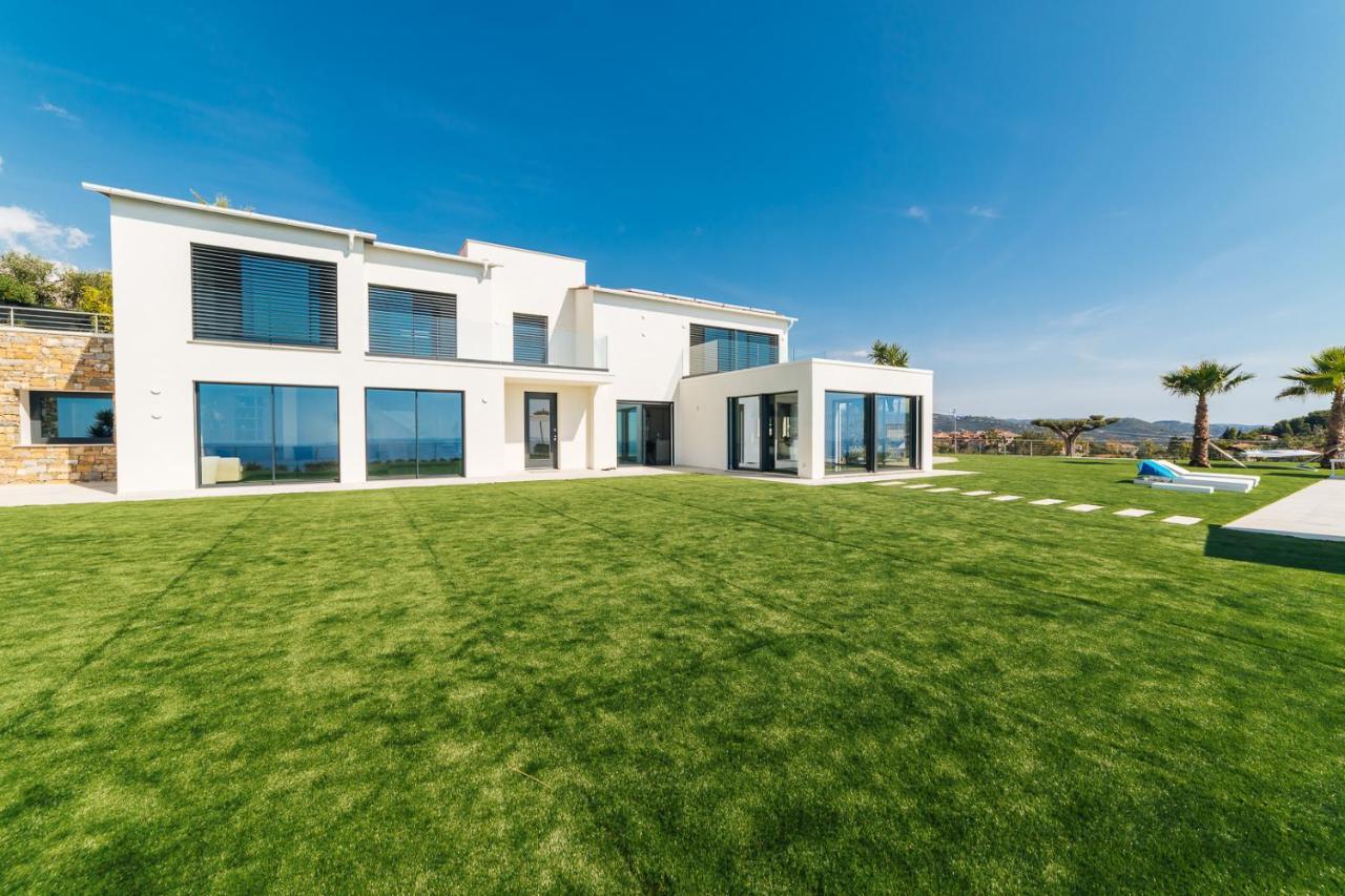 Villa Sabrina Riviera Dei Fiori A Picco Sul Mare Con Piscina Privata ,Wellness & Spa Imperia Exteriör bild