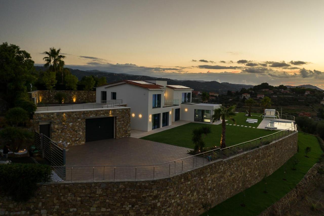 Villa Sabrina Riviera Dei Fiori A Picco Sul Mare Con Piscina Privata ,Wellness & Spa Imperia Exteriör bild