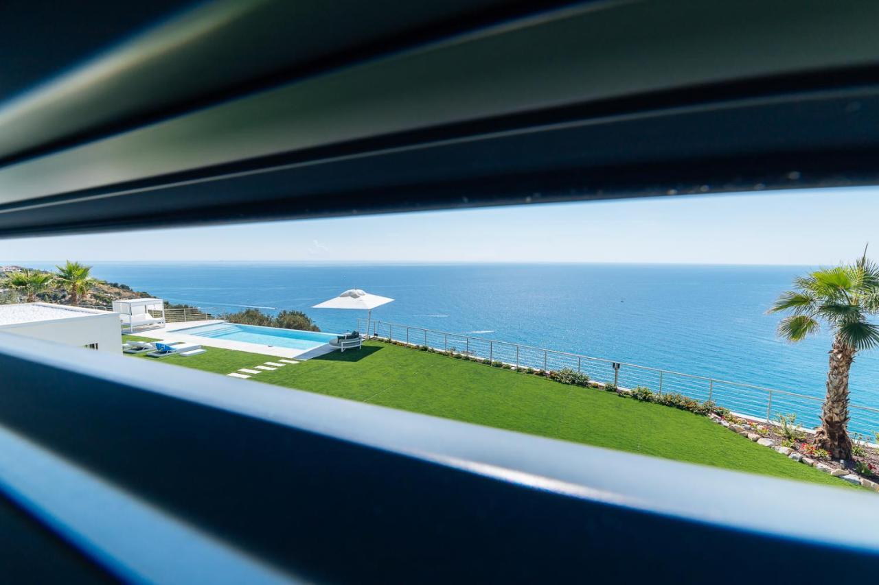 Villa Sabrina Riviera Dei Fiori A Picco Sul Mare Con Piscina Privata ,Wellness & Spa Imperia Exteriör bild