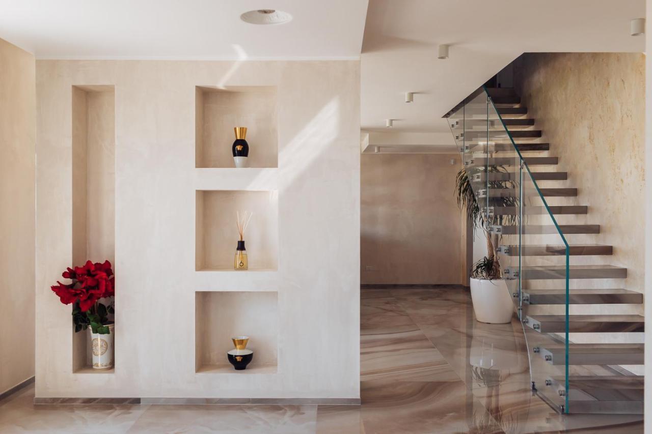 Villa Sabrina Riviera Dei Fiori A Picco Sul Mare Con Piscina Privata ,Wellness & Spa Imperia Exteriör bild