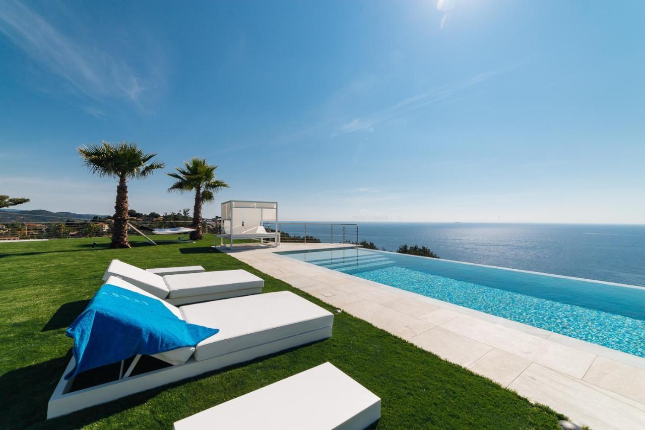 Villa Sabrina Riviera Dei Fiori A Picco Sul Mare Con Piscina Privata ,Wellness & Spa Imperia Exteriör bild
