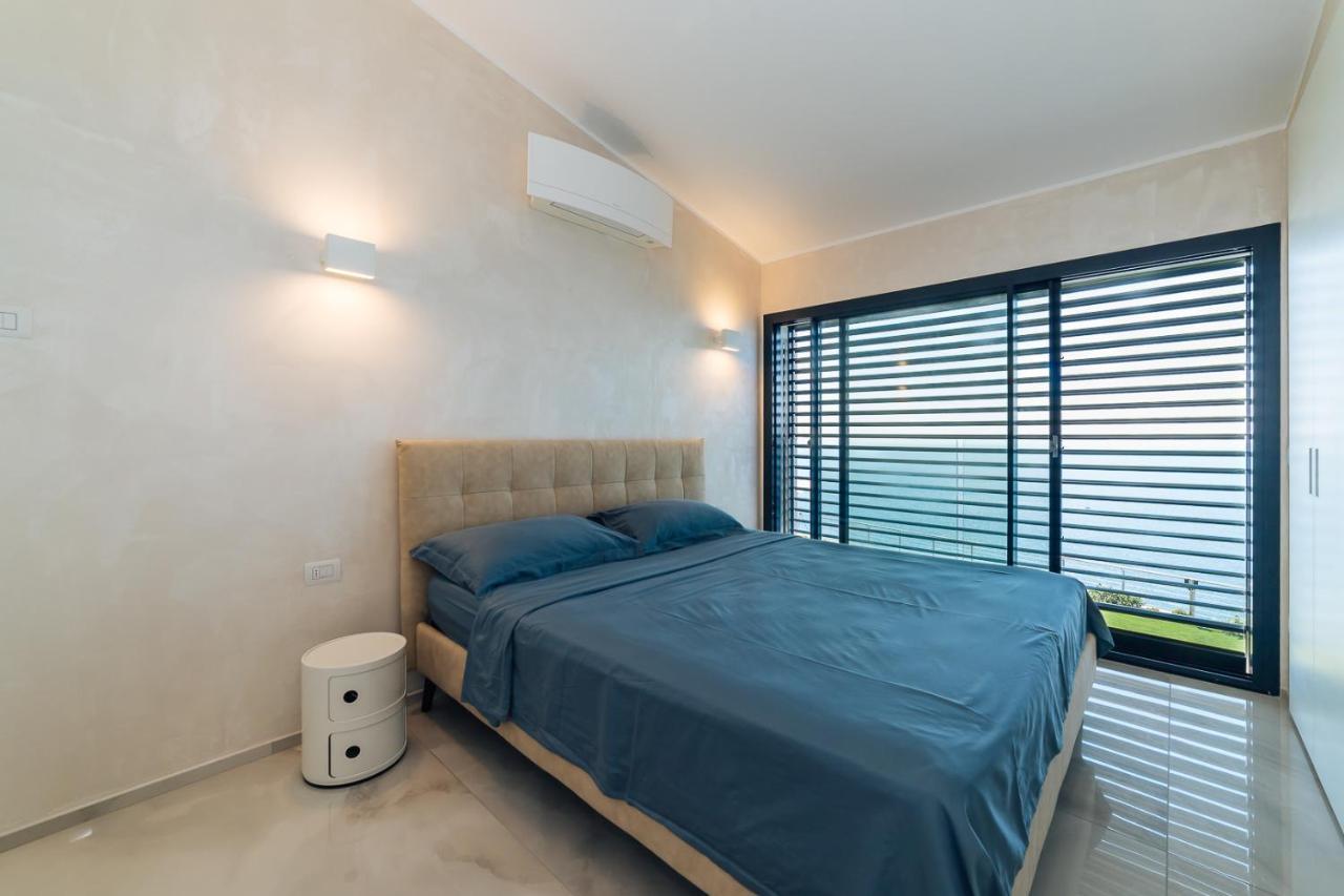 Villa Sabrina Riviera Dei Fiori A Picco Sul Mare Con Piscina Privata ,Wellness & Spa Imperia Exteriör bild