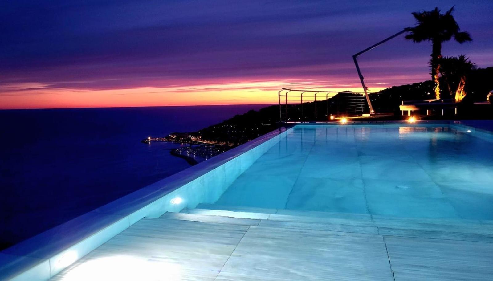 Villa Sabrina Riviera Dei Fiori A Picco Sul Mare Con Piscina Privata ,Wellness & Spa Imperia Exteriör bild