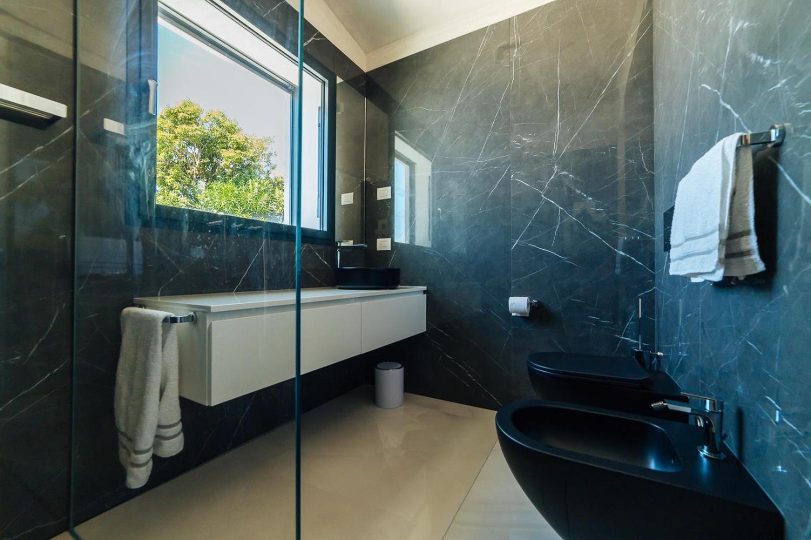 Villa Sabrina Riviera Dei Fiori A Picco Sul Mare Con Piscina Privata ,Wellness & Spa Imperia Exteriör bild