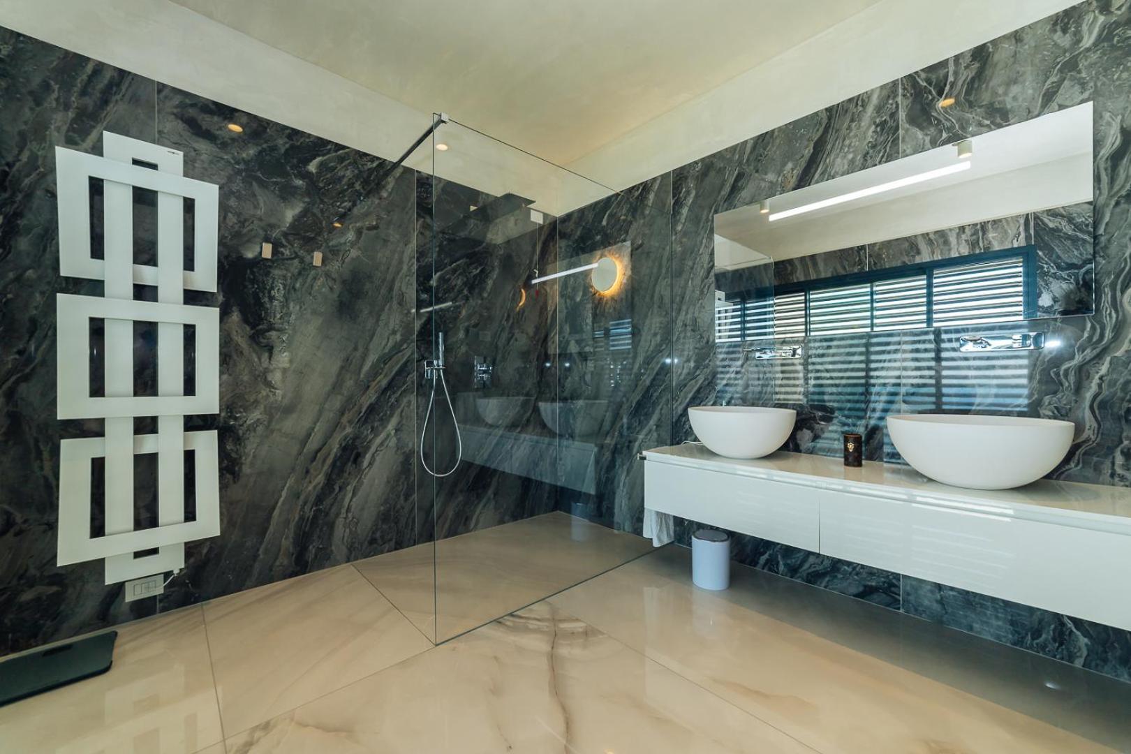 Villa Sabrina Riviera Dei Fiori A Picco Sul Mare Con Piscina Privata ,Wellness & Spa Imperia Exteriör bild